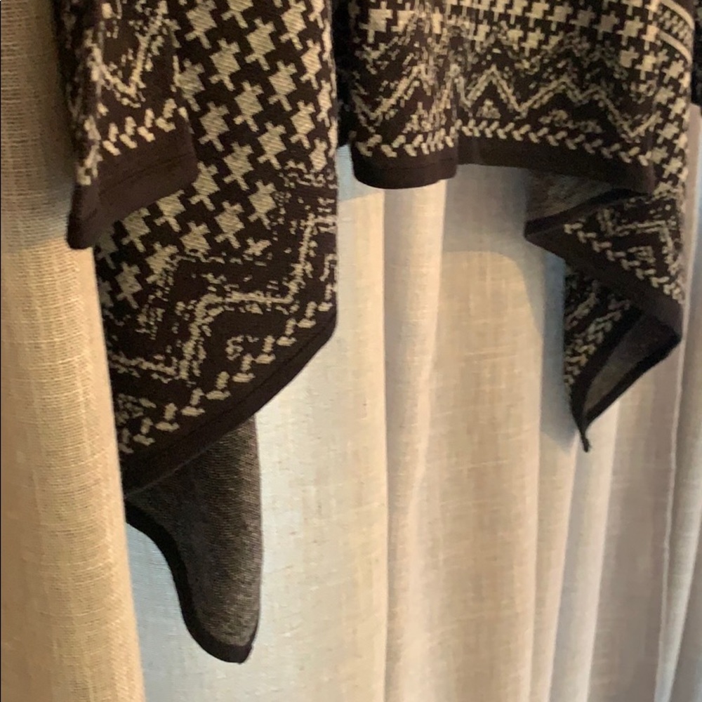 Dana Buchman Novelty Poncho - Picture 5 of 9